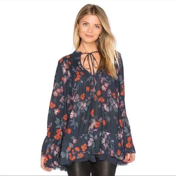 Free People Pebble Crepe So Fine Smocked Raw Hem Tunic Top. Size Small. - Picture 1 of 14